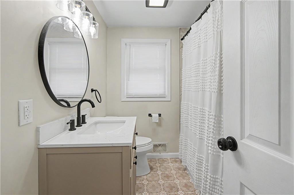 162 Larchmont Road Property Photo 16