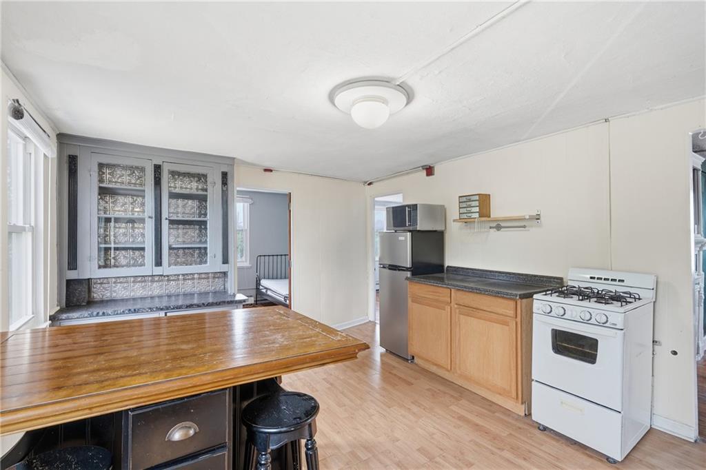 2154 Broad Street Property Photo 12