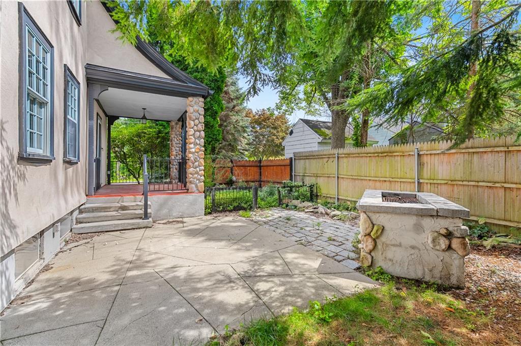4 Grandview Avenue Property Photo 39