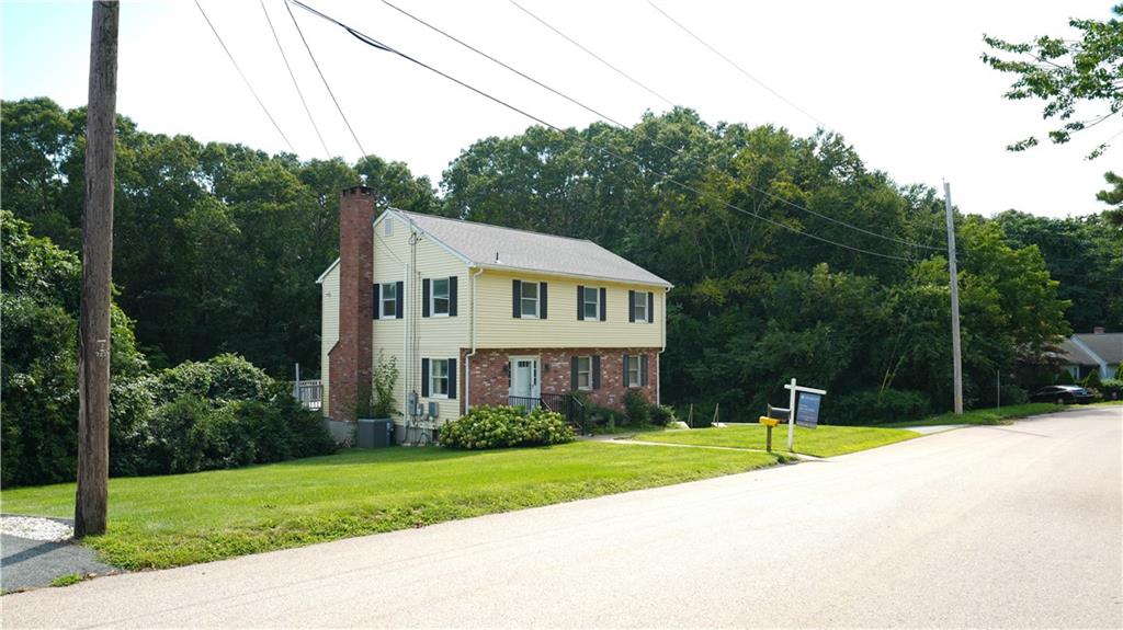 8 Pequot Avenue Property Photo 2