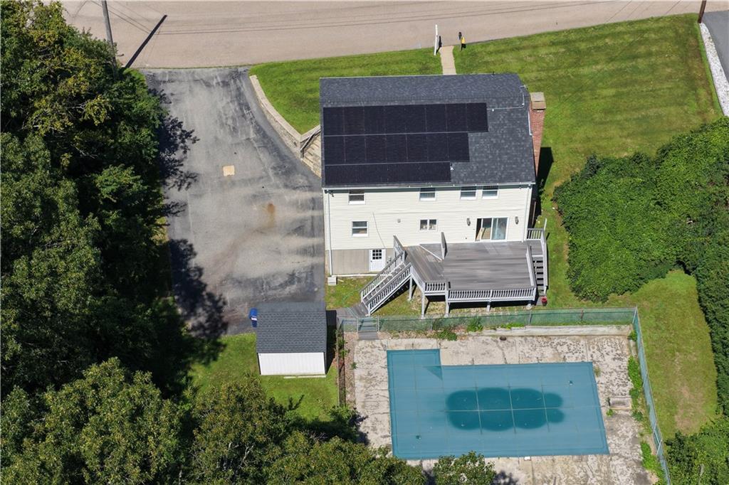 8 Pequot Avenue Property Photo 15