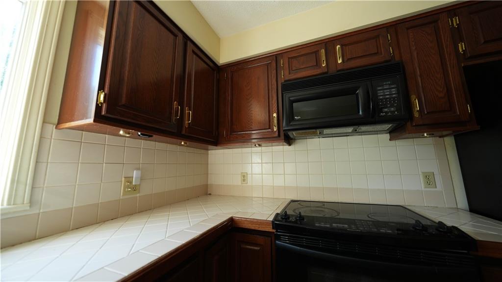 8 Pequot Avenue Property Photo 18