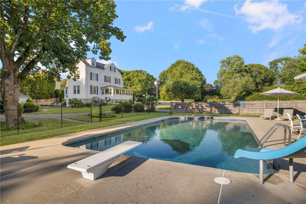 127 Beacon Avenue Property Photo 8