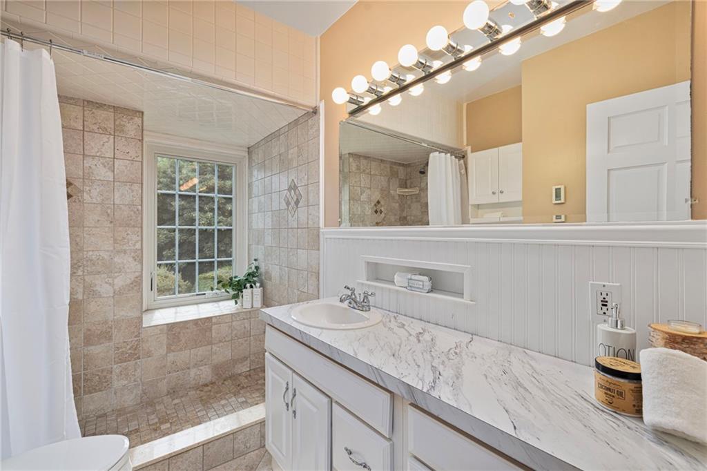127 Beacon Avenue Property Photo 37