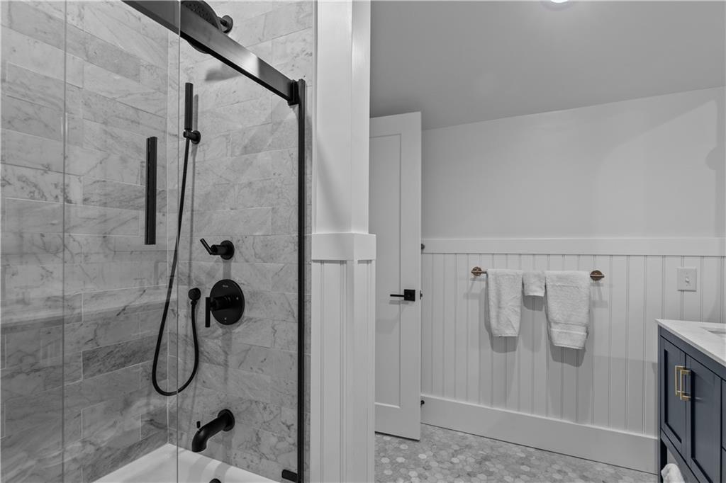 561 Bristol Ferry Road Unit B Property Photo 27