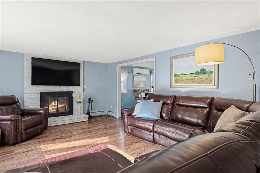 114 England Street Property Photo 8