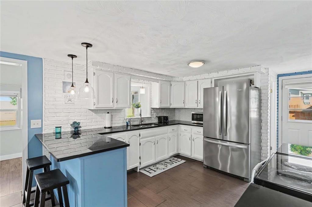 114 England Street Property Photo 15