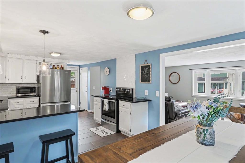 114 England Street Property Photo 21