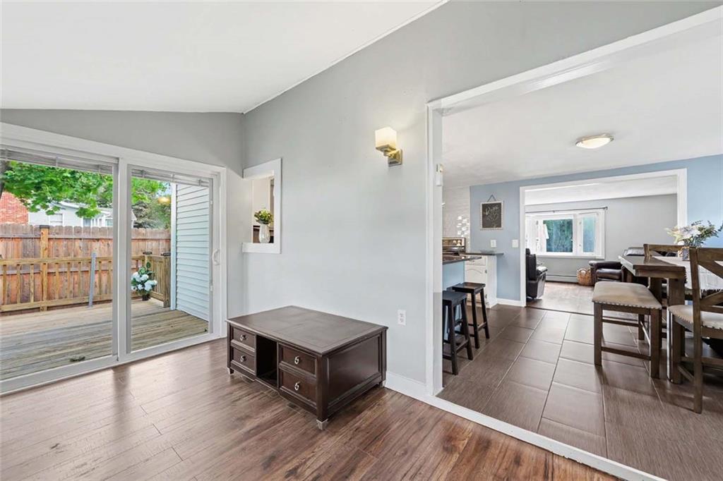 114 England Street Property Photo 24