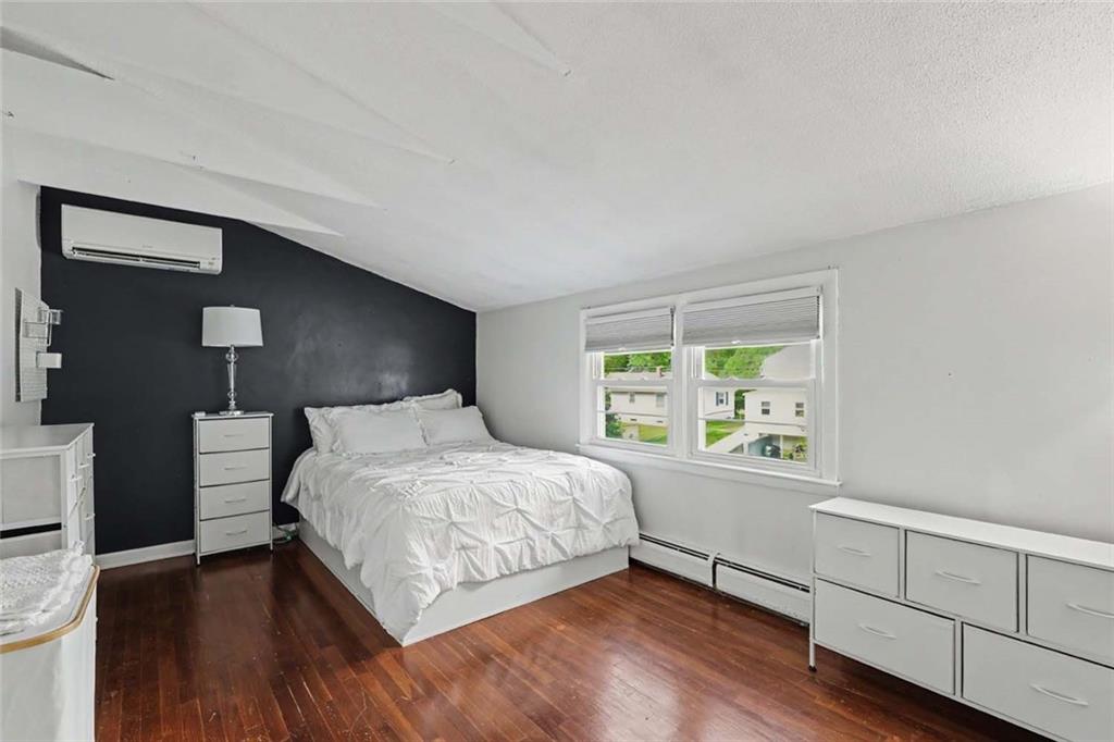 114 England Street Property Photo 29