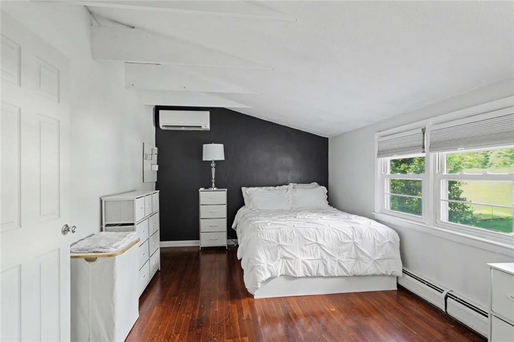 114 England Street Property Photo 31