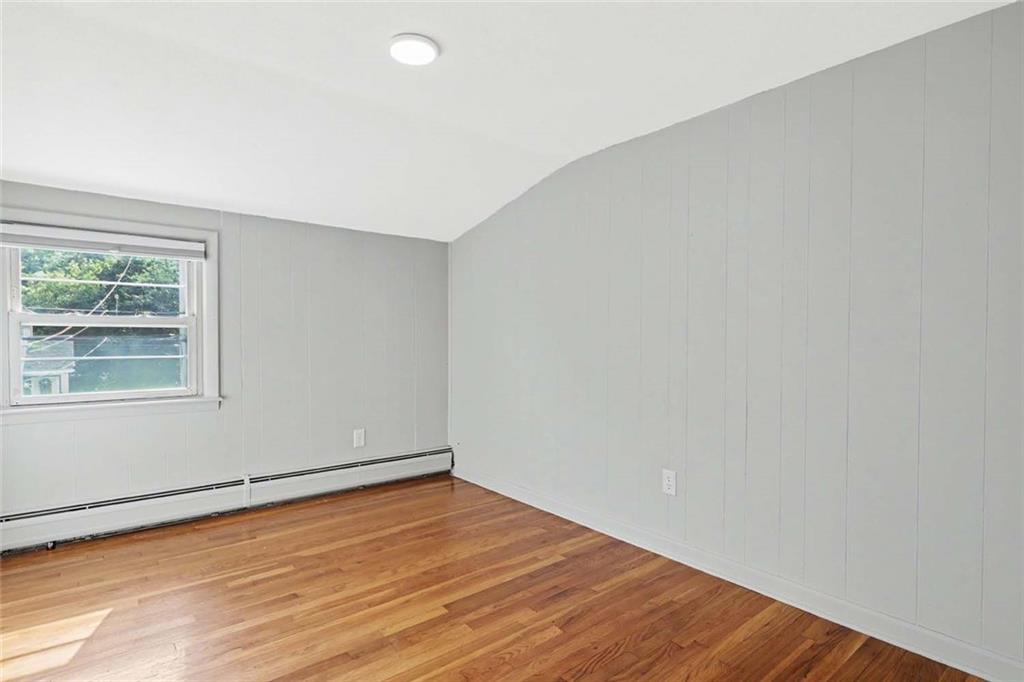 114 England Street Property Photo 36