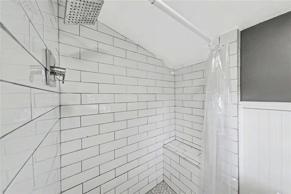 114 England Street Property Photo 39