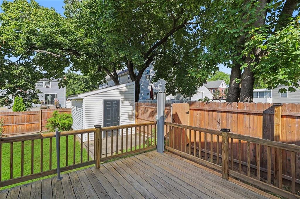114 England Street Property Photo 46