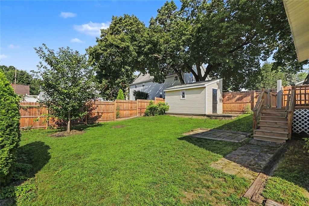 114 England Street Property Photo 49