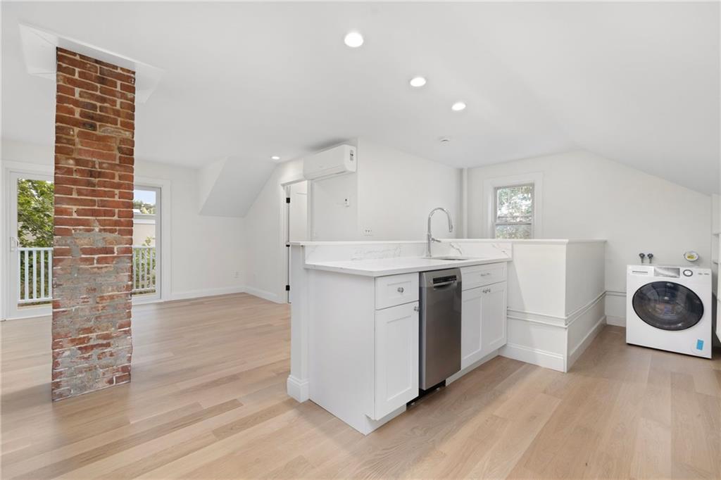 28 Young Street Unit 3 Property Photo 12