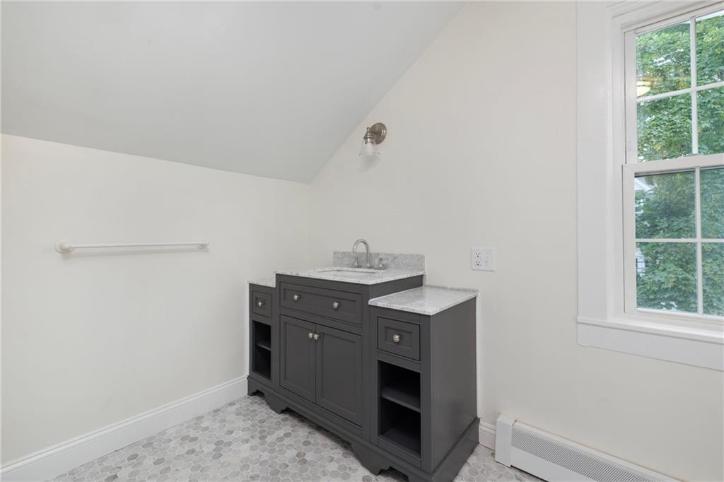 28 Young Street Unit 3 Property Photo 25