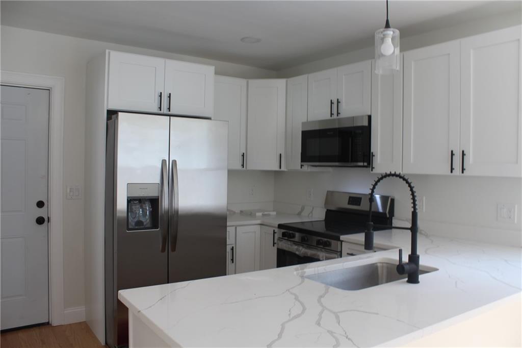 41 Gladstone Street Property Photo 6