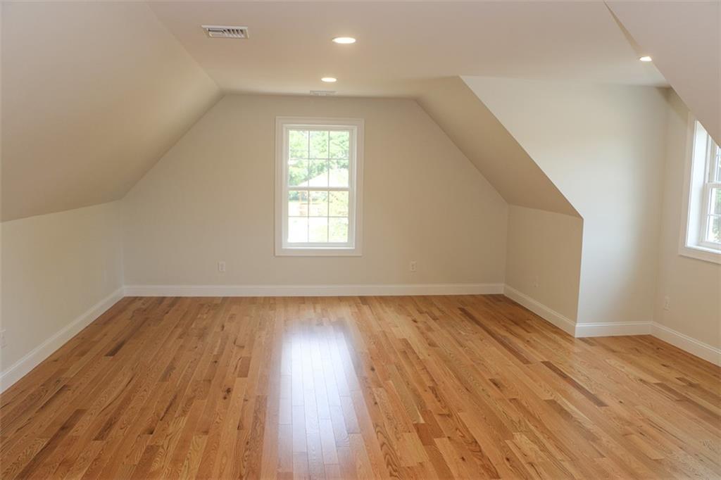 515 School Street Property Photo 17