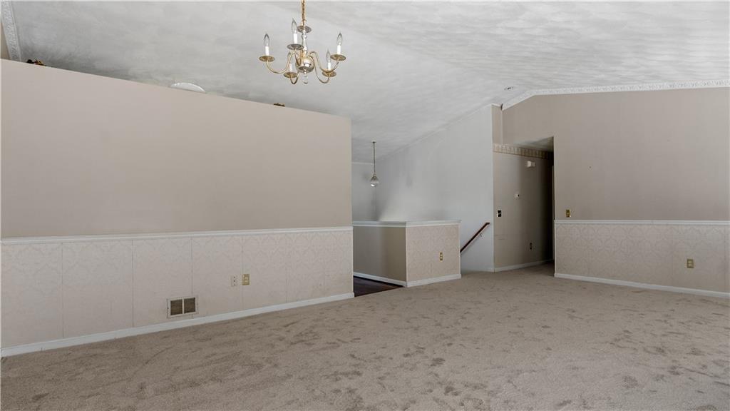 66 Hunters Crossing Drive Property Photo 7