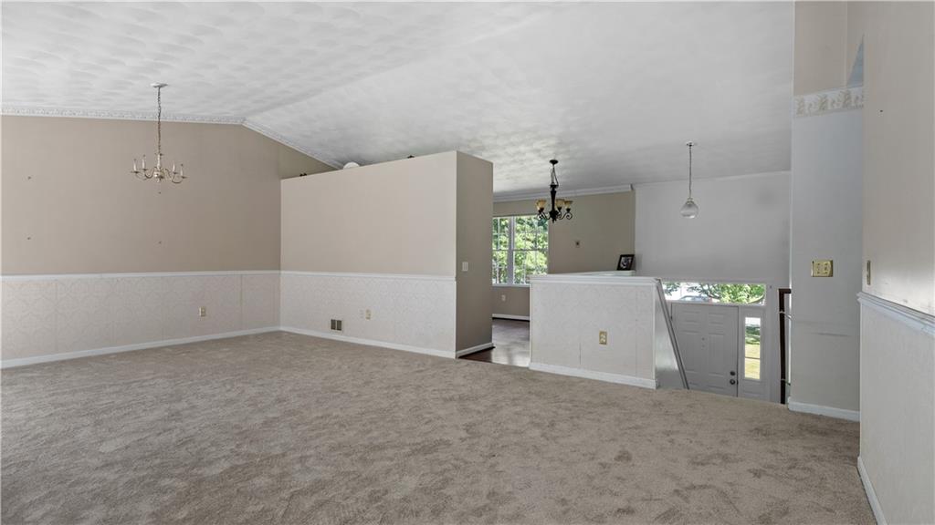 66 Hunters Crossing Drive Property Photo 8
