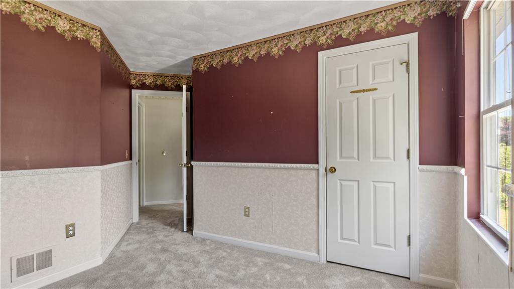 66 Hunters Crossing Drive Property Photo 18
