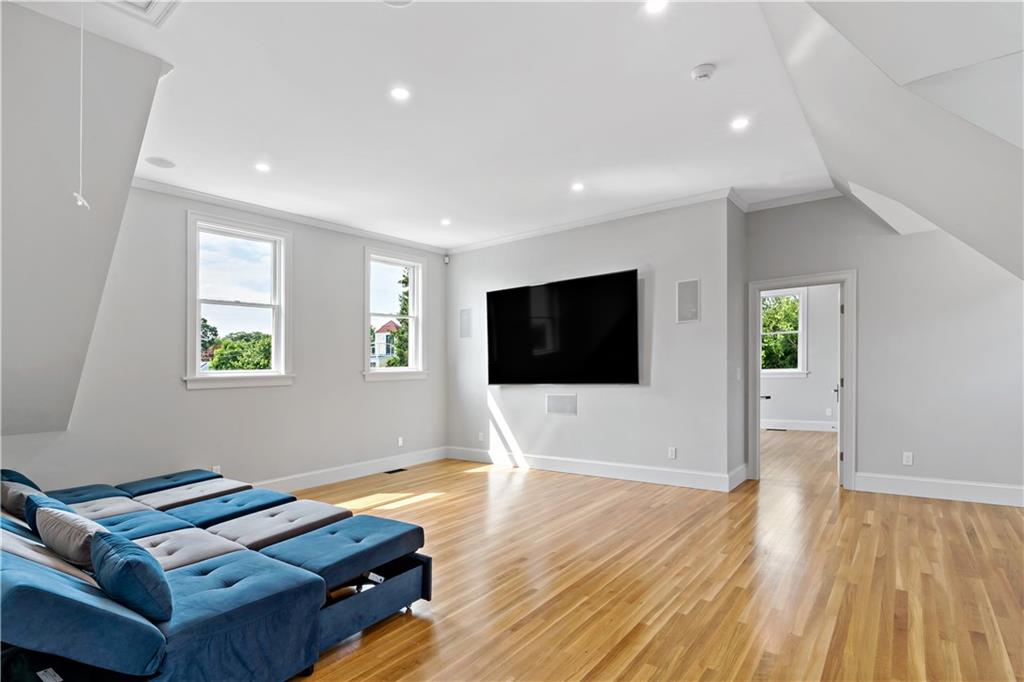 32 Lorraine Street Property Photo 49
