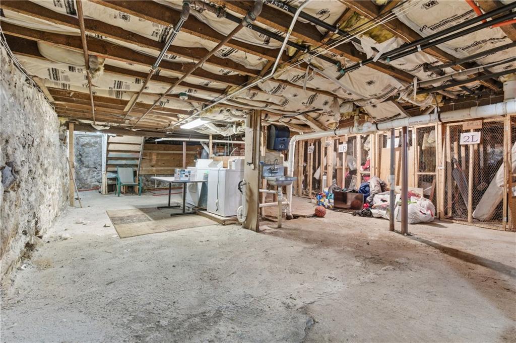 130 E School Street Property Photo 10