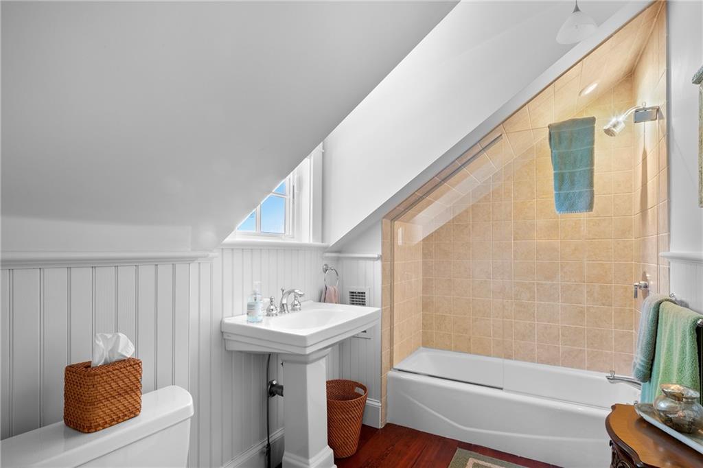 51 Ayrault Street Property Photo 37