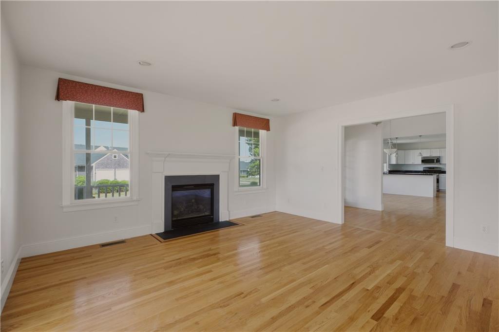 189 Ferry Landing Circle Property Photo 9