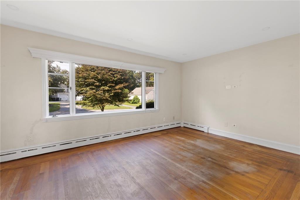 16 Garden Street Property Photo 10
