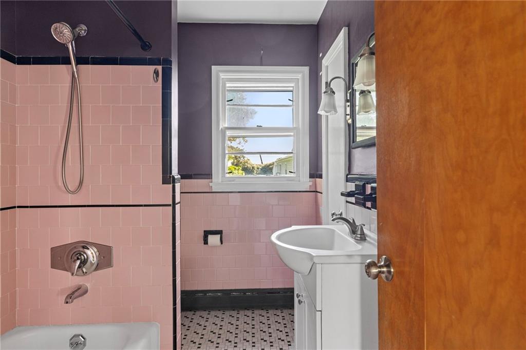 16 Garden Street Property Photo 19