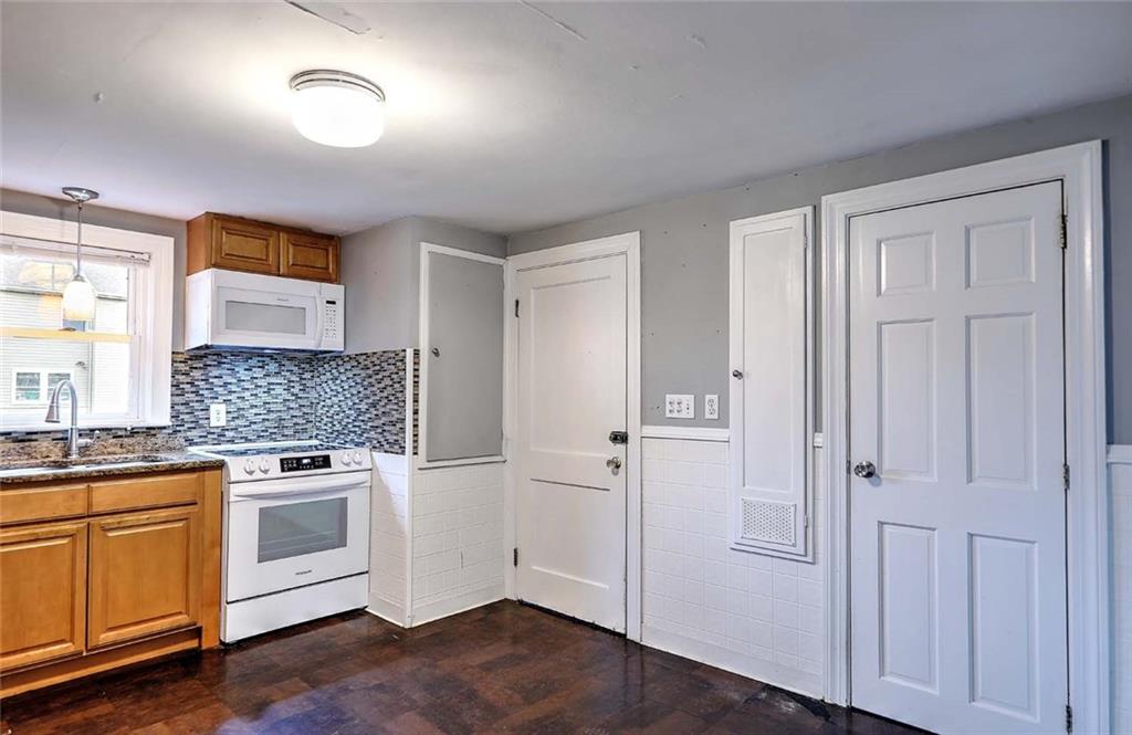 264 Phillips Street Property Photo 11