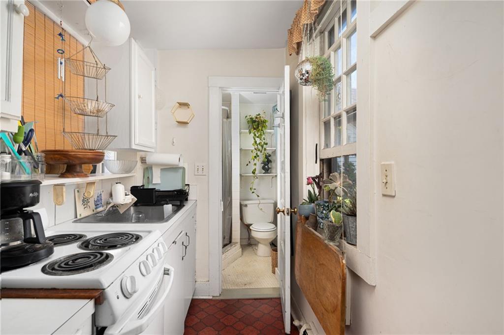 73 Thames Street Unit B Property Photo 6