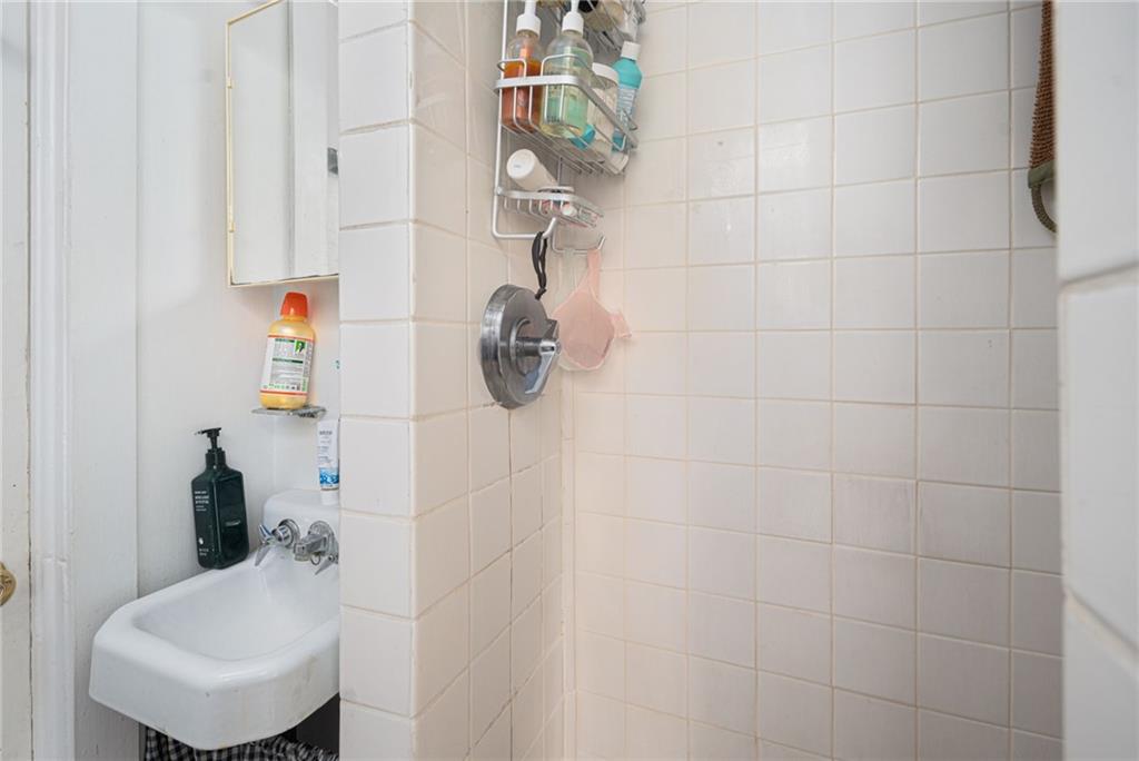 73 Thames Street Unit B Property Photo 10