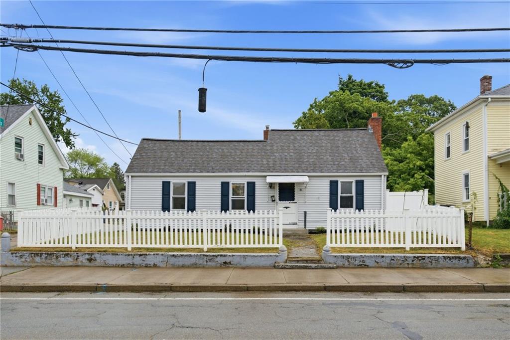61 West Warwick Avenue Property Photo 1