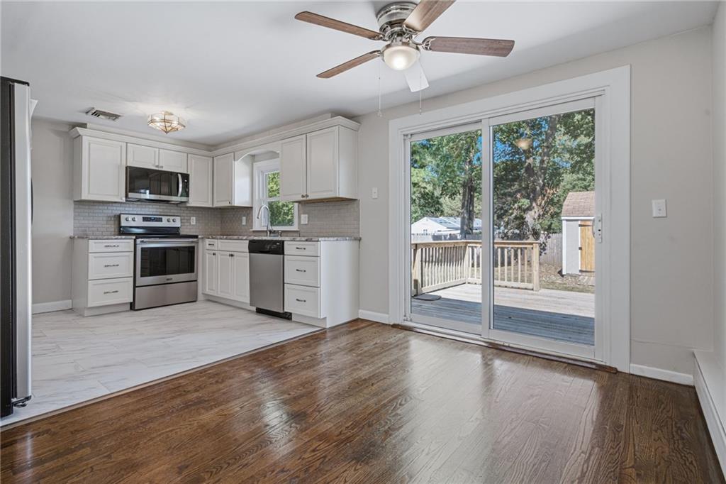 132 Potowomut Road Property Photo 2