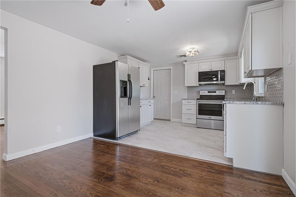 132 Potowomut Road Property Photo 3
