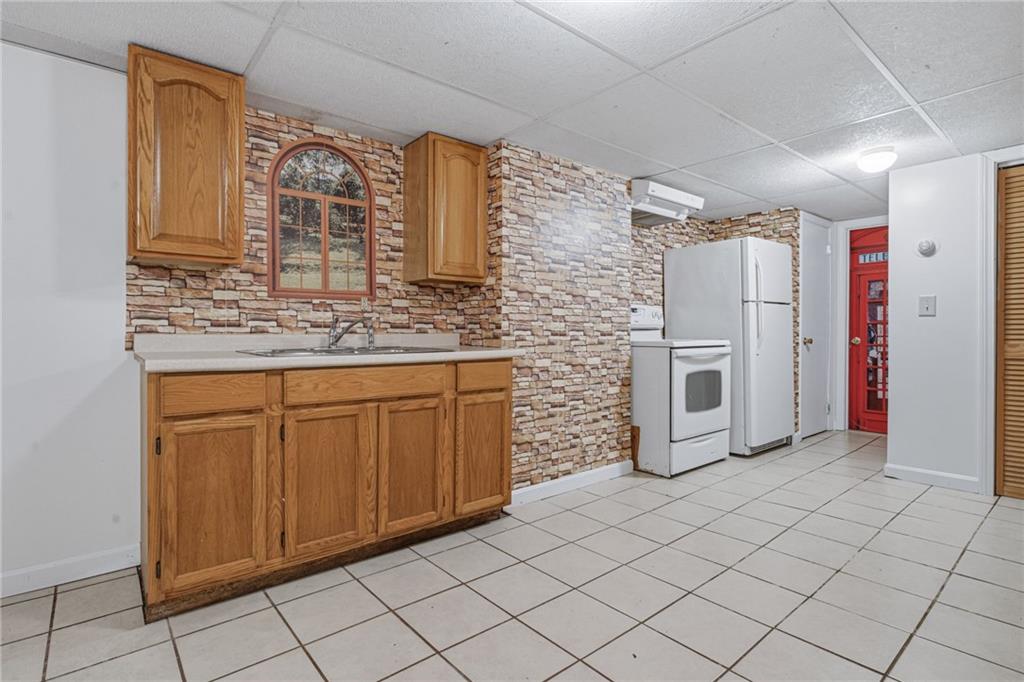 132 Potowomut Road Property Photo 20