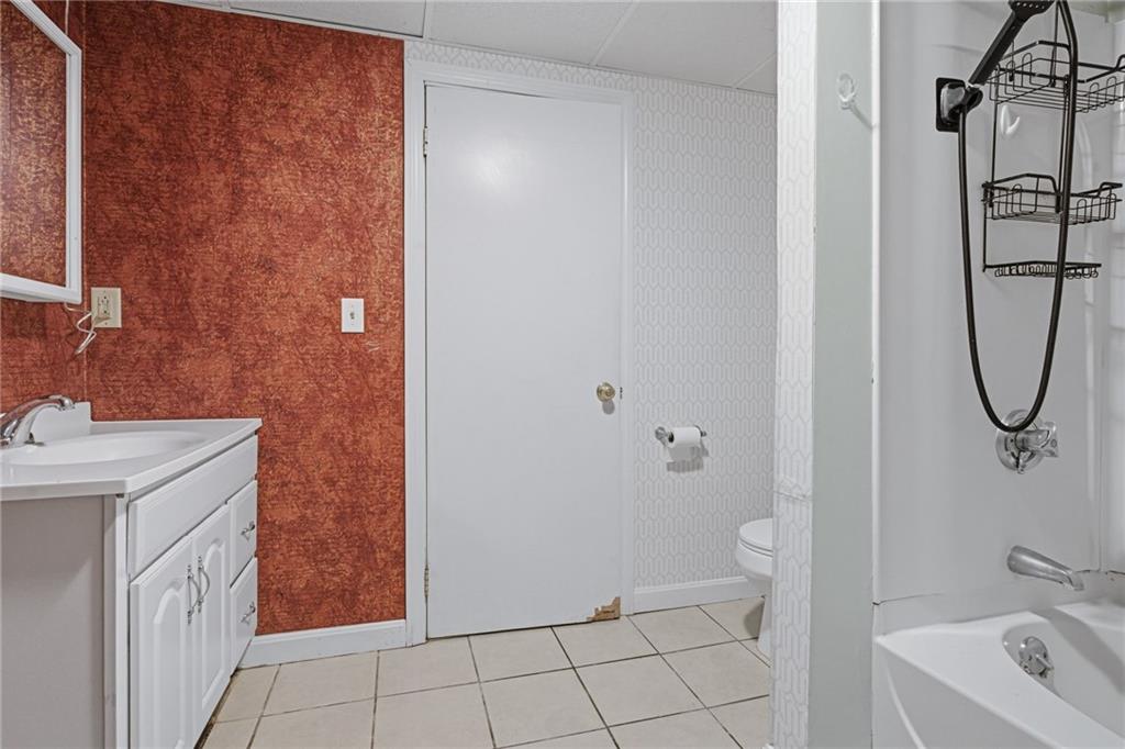 132 Potowomut Road Property Photo 26