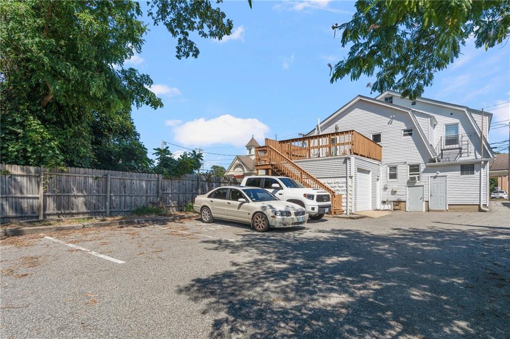 3341 Post Road Property Photo 6