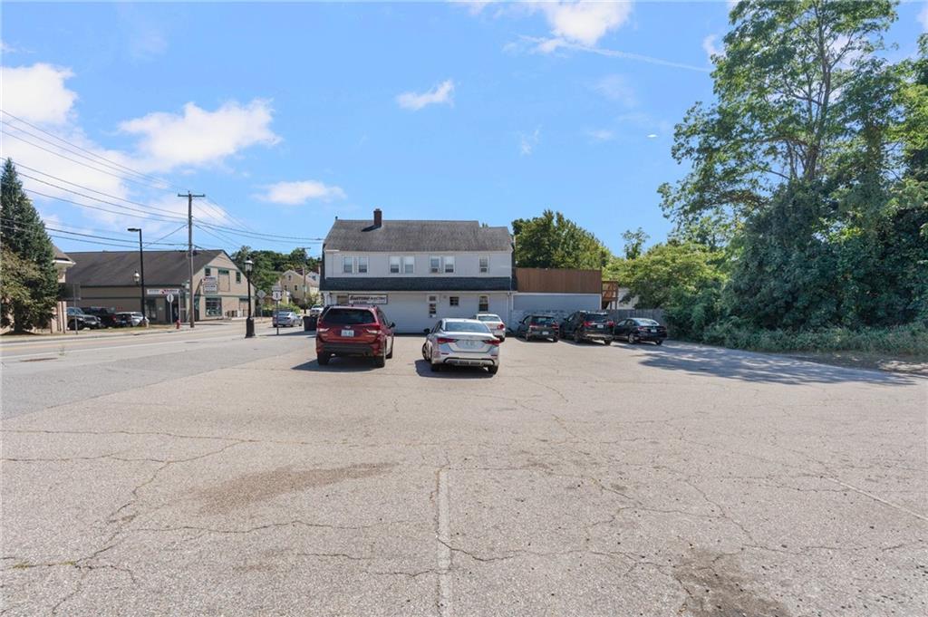 3341 Post Road Property Photo 8