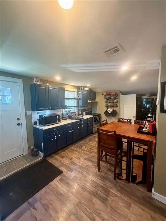 76 Dickens Street Property Photo 6
