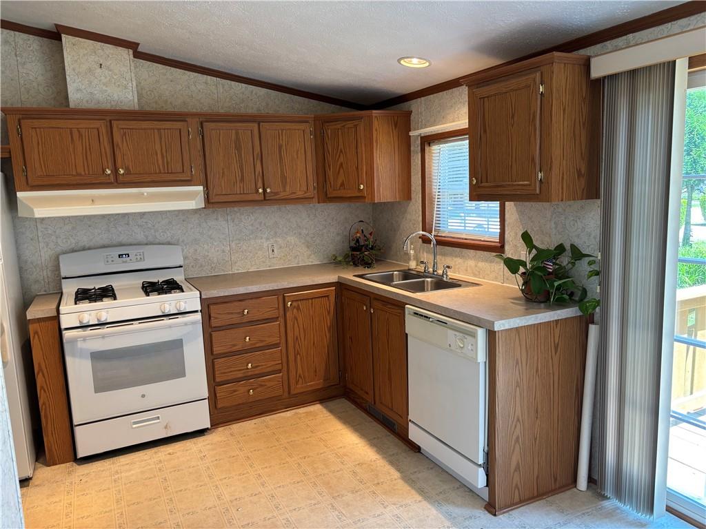 1 Darius Lane Property Photo 3