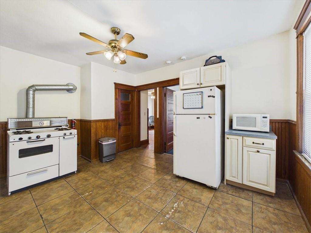 145 Burnside Avenue Property Photo 31