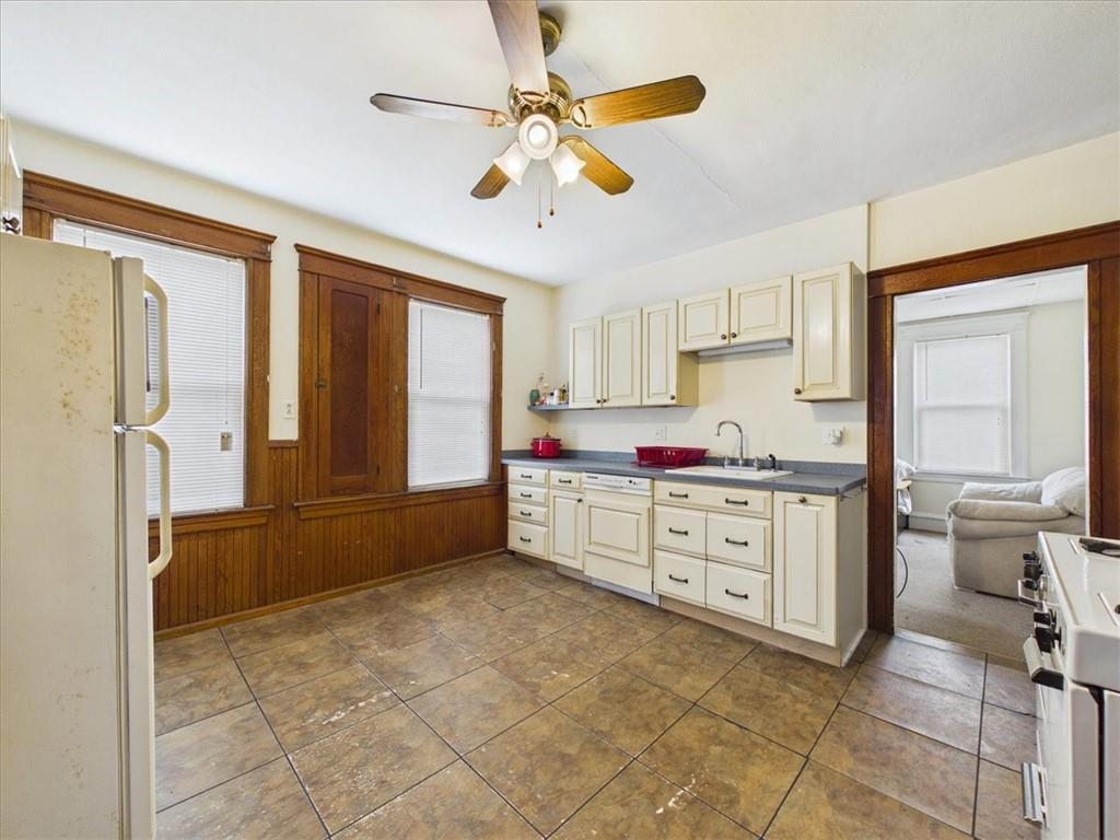 145 Burnside Avenue Property Photo 32