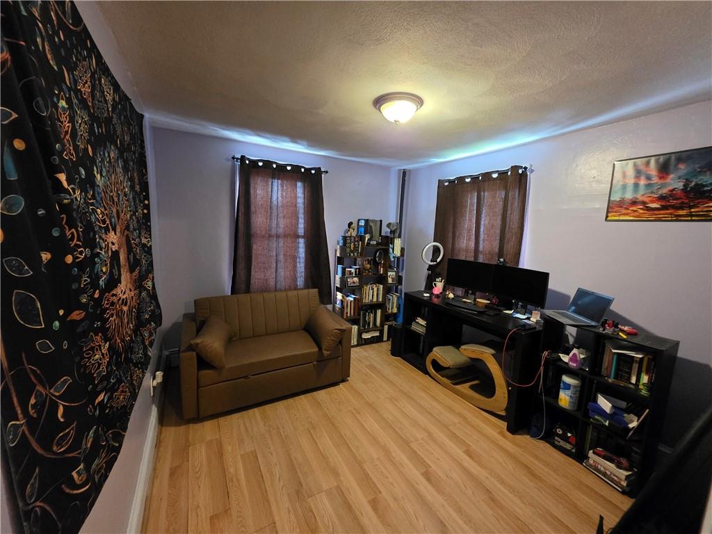 422 East Avenue Property Photo 4
