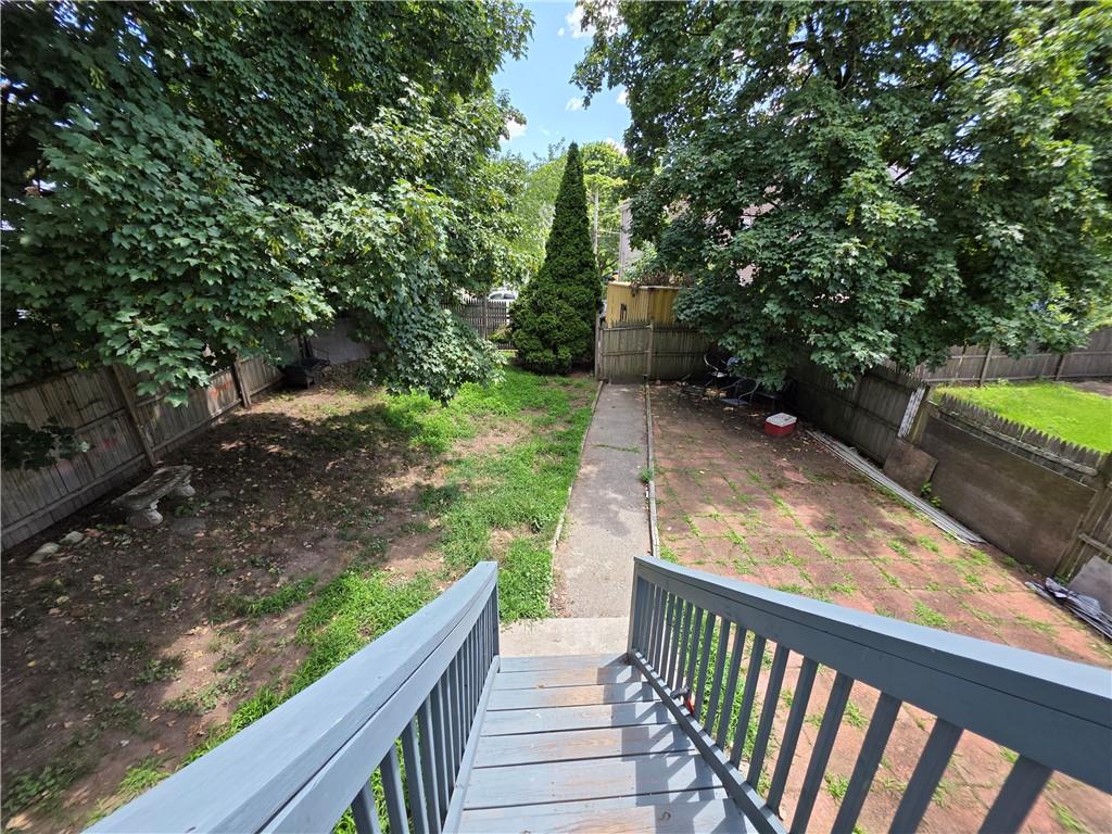 422 East Avenue Property Photo 10