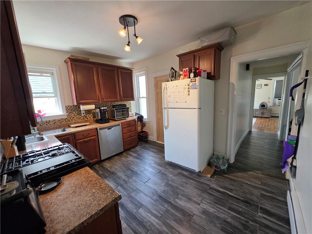 422 East Avenue Property Photo 13