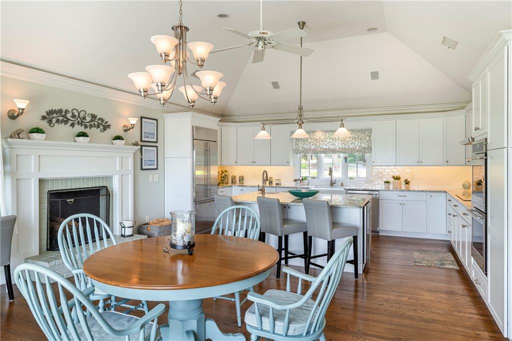 466 Poppasquash Road Property Photo 22